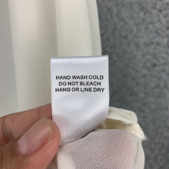 Chloe K Women Ivory Sleeveless Blouse Size Medium Pleated Lightweight Semi Sheer - Picture 7 of 9